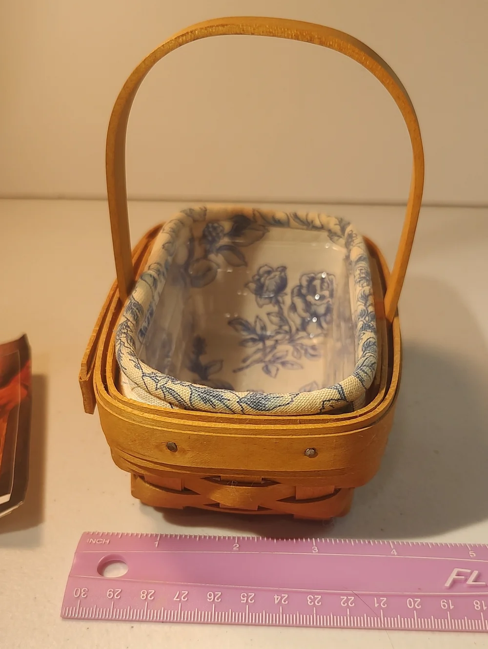 Longaberger Parsley Basket,  Plastic Protector And Liner In A Toile Print